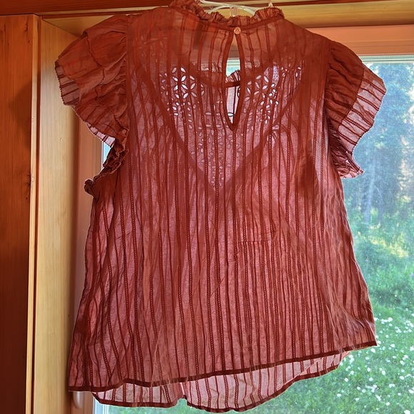 Universal Thread flutter sleeve top - Picture 3 of 4